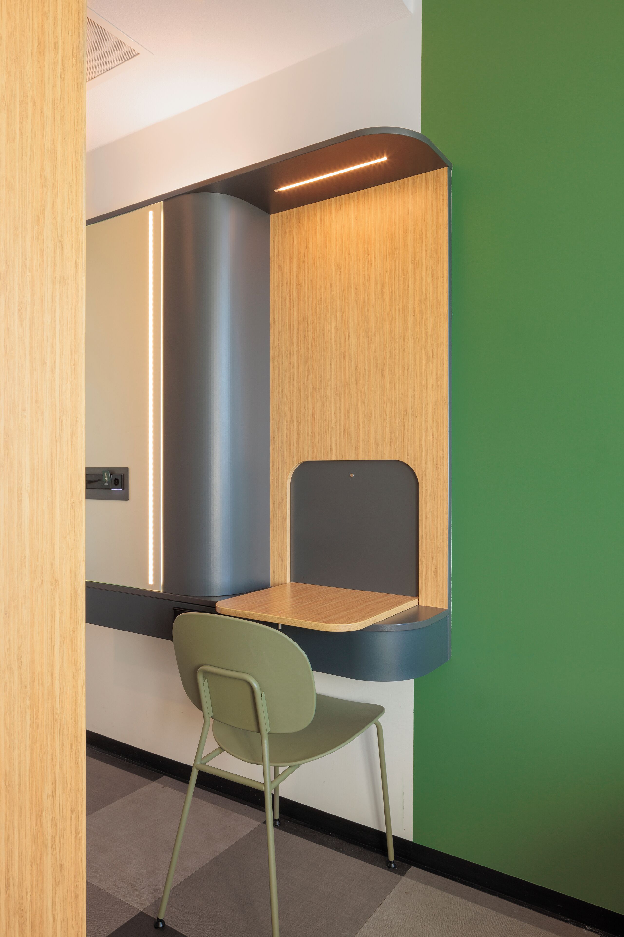 standard triple room | desk, soundproofing, iron/ironing board, free wifi