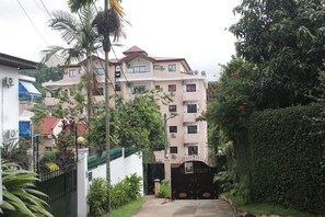 Exterior - Gold Court Appartements Meublés (Yaoundé)