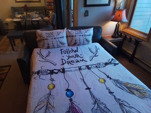 1 bedroom, iron/ironing board, free WiFi, bed sheets
