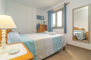 2 chambres, fer et planche à repasser, accès au Wi-Fi (inclus)