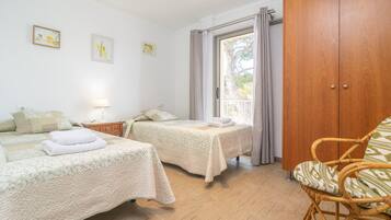 2 Schlafzimmer, BĂŒgeleisen/BĂŒgelbrett, kostenloses WLAN, BettwĂ€sche