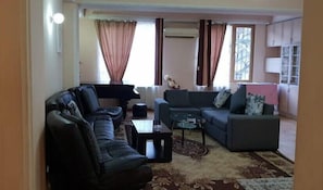 Apartment (35-37 Zhiuli Shartava Street 2  - 130) | Desk, iron/ironing board, free WiFi, bed sheets