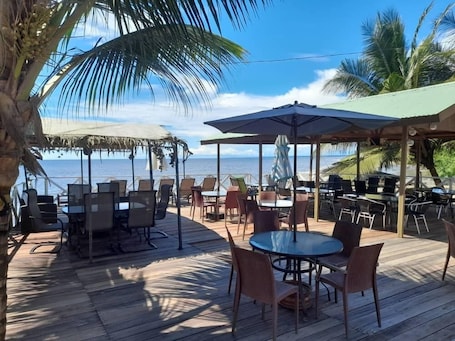 Lunch and dinner served, local and international cuisine