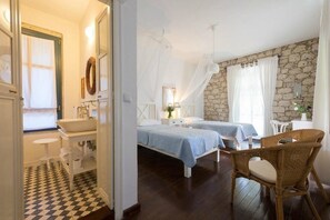 Standard Double or Twin Room | Desk, soundproofing, rollaway beds, free WiFi - SongAA Otel (Cesme)