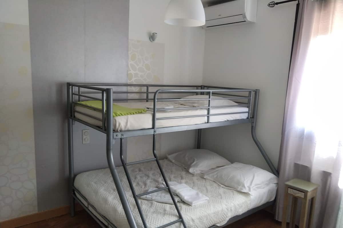Individually decorated, individually furnished, free cots/infant beds