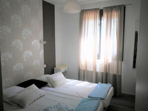 Individually decorated, individually furnished, free cots/infant beds - Les Terrasses de l'Aven (Orgnac-l'Aven)