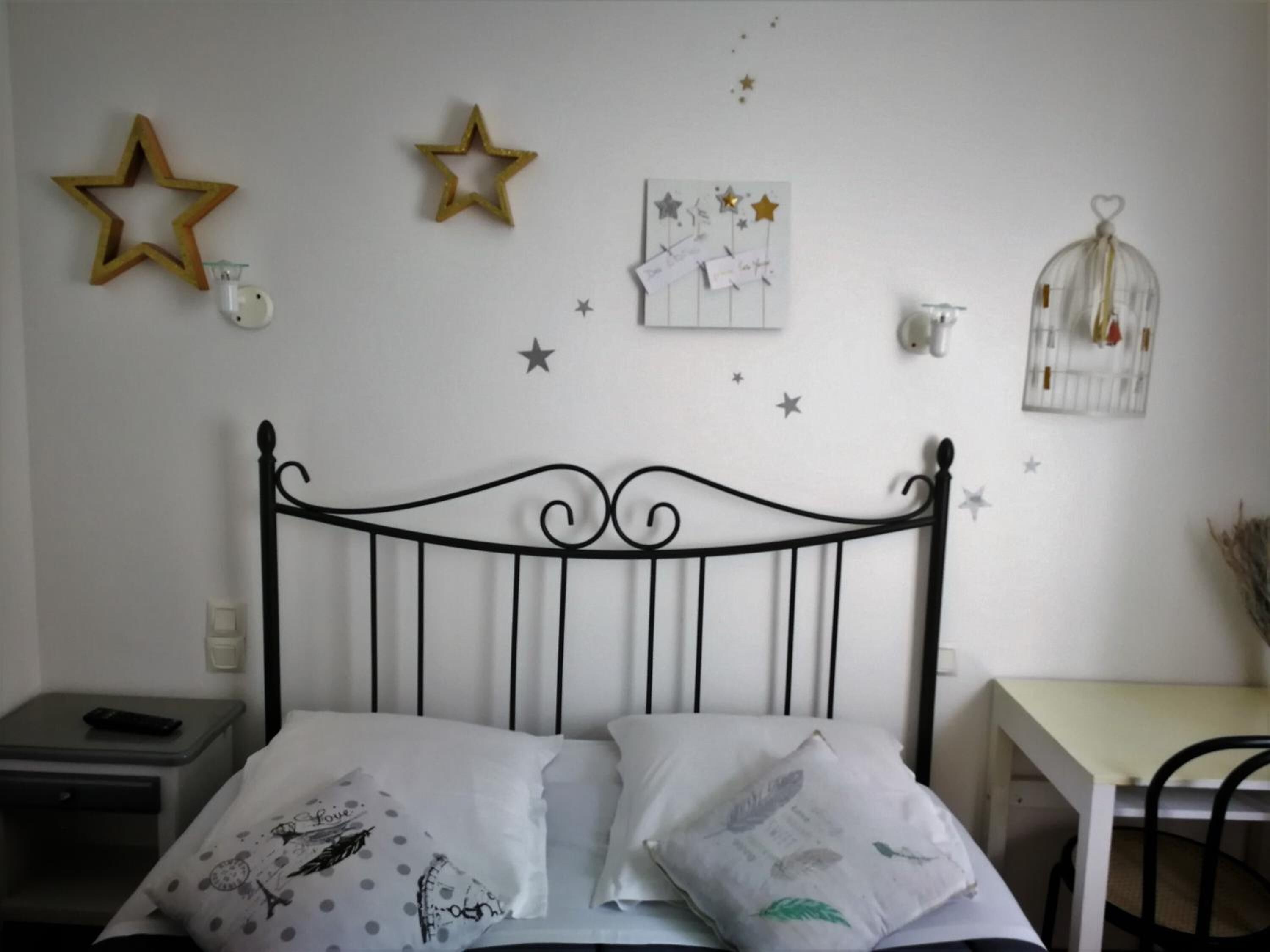 individually decorated, individually furnished, free cots/infant beds