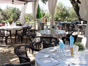 Lunch and dinner served - Les Terrasses de l'Aven (Orgnac-l'Aven)