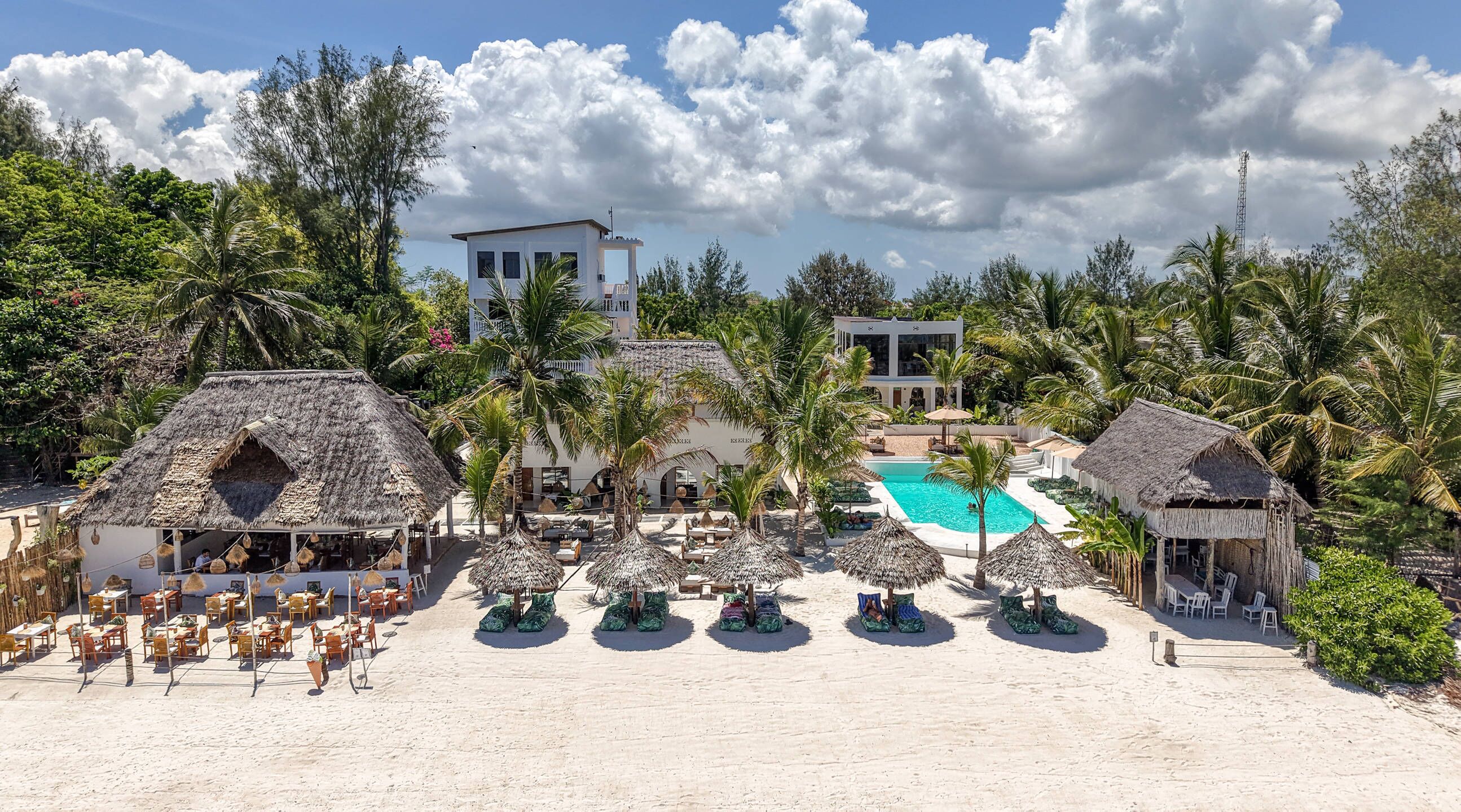 Plage privée, sable blanc, bar de plage
