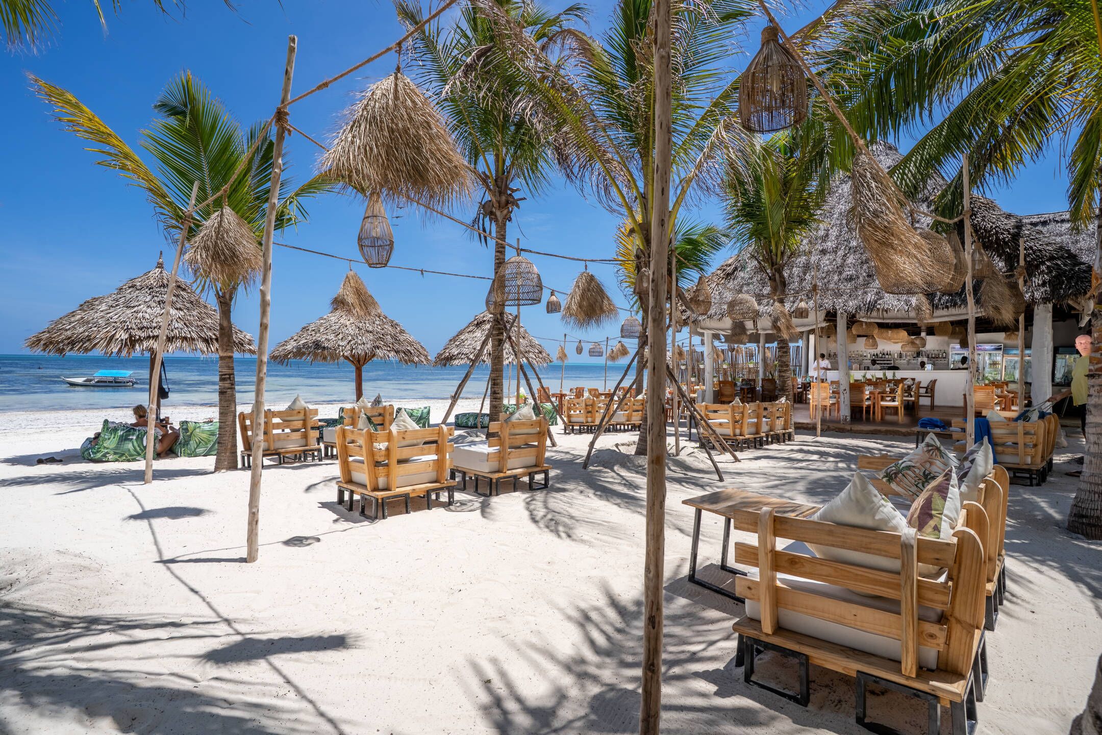 Private beach, white sand, beach bar