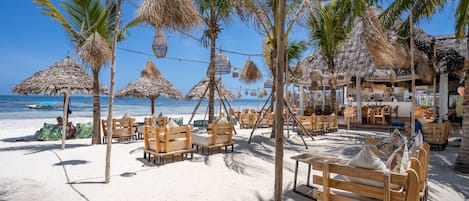 Private beach, white sand, beach bar