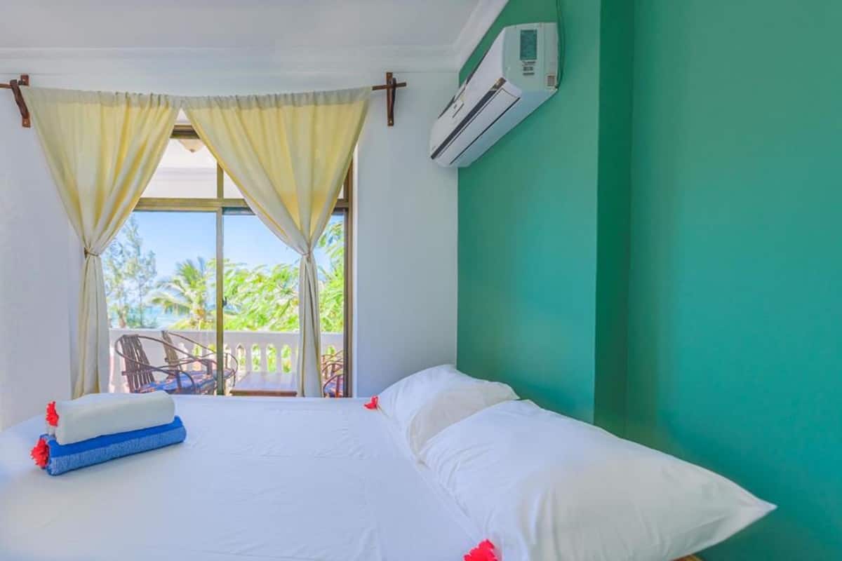 Peralatan tempat tidur premium, dihias secara berasingan