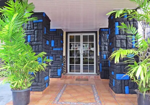 Front of property - Hotel California Panama (Panama City)