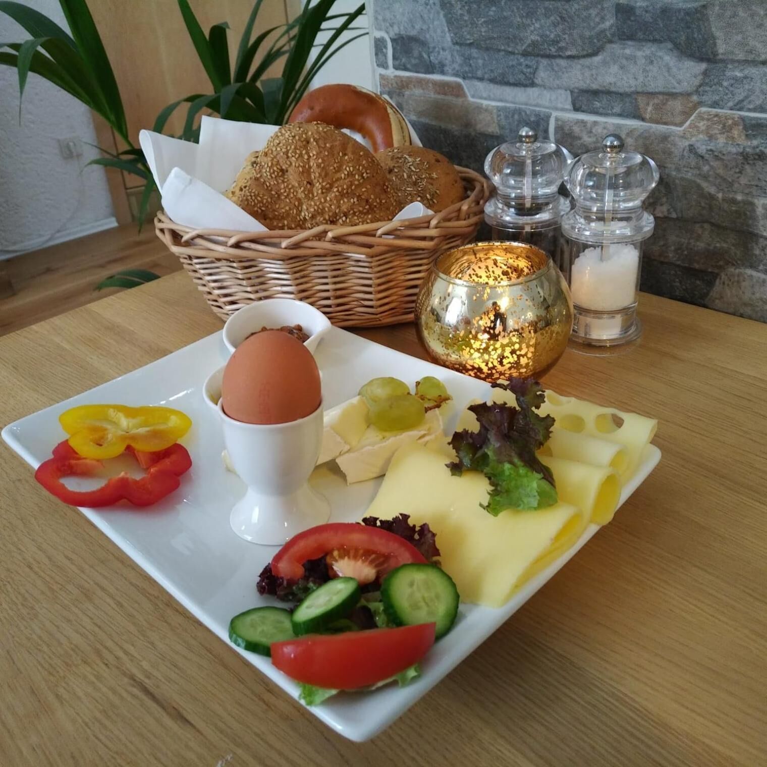 daily continental breakfast (eur 10.00 per person)