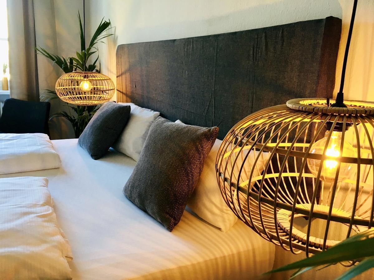 deluxe double or twin room, river view | blackout curtains, rollaway beds, free wifi, bed sheets