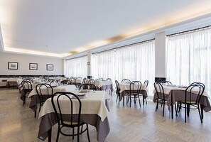 Petit déjeuner continental compris tous les jours