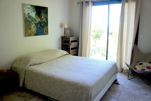 4 bedrooms, iron/ironing board, travel cot, free WiFi - MAGNIFICENT VILLA SEA VIEW 4 BEDROOMS ALL COMFORTS/ TENNIS ACCESS SWIMMING POOL (Porto-Vecchio)