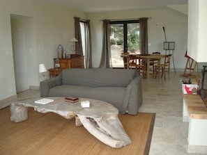 Smart TV, fireplace, DVD player, stereo - MAGNIFICENT VILLA SEA VIEW 4 BEDROOMS ALL COMFORTS/ TENNIS ACCESS SWIMMING POOL (Porto-Vecchio)