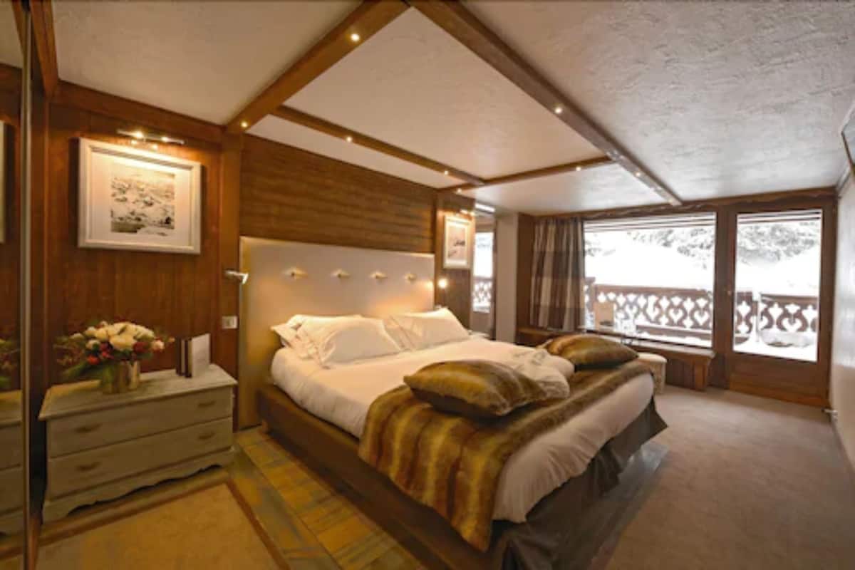 2 bedrooms, in-room safe, individually decorated, individually furnished