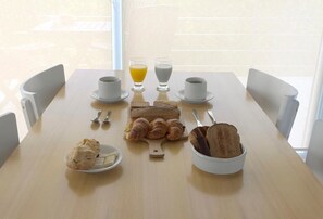 Gratis kontinental frukost varje dag 