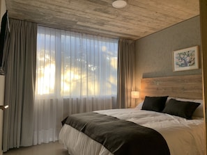 Down comforters, memory foam beds, in-room safe, blackout drapes - Casiopea (Mar de Las Pampas)