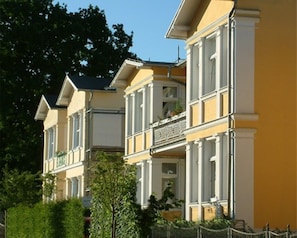 Exterior - Holiday and conference house Mutabor, in the resort, quiet, close to the beach, shops, pub (Seebad Ahlbeck)