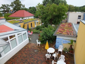 Outdoor dining - Holiday and conference house Mutabor, in the resort, quiet, close to the beach, shops, pub (Seebad Ahlbeck)