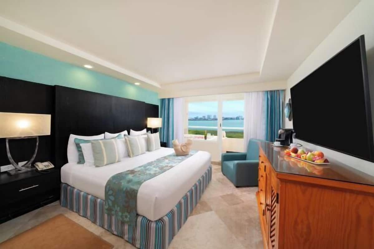 Minibar, blackout drapes, iron/ironing board, free WiFi