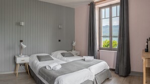 Chambre, vue sur le lac