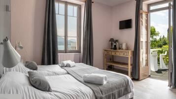 Room, Lake View