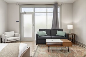 Monolocale | Una cassaforte in camera, con stile personalizzato
