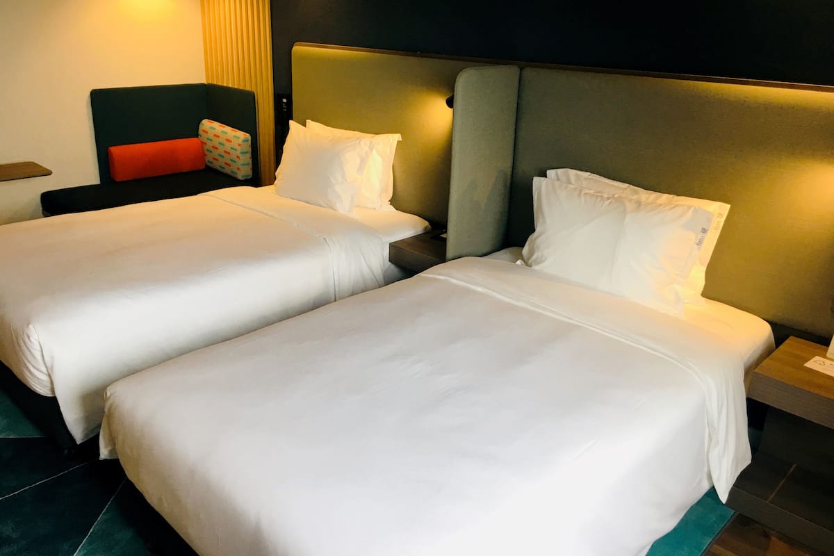 スタンダード ルーム シングルベッド 2 台 (Extra Floor Space)