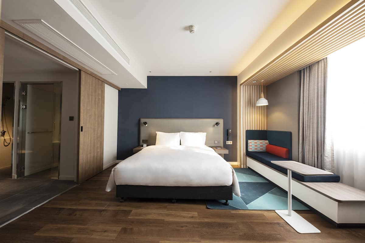 Suite, 1 King Bed