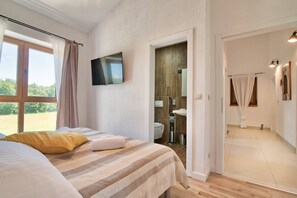 4 Schlafzimmer, Zimmersafe, Bügeleisen/Bügelbrett, Reisekinderbett