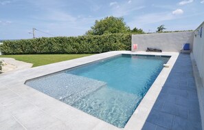 Pool - Stunning home in Sernhac (Sernhac)
