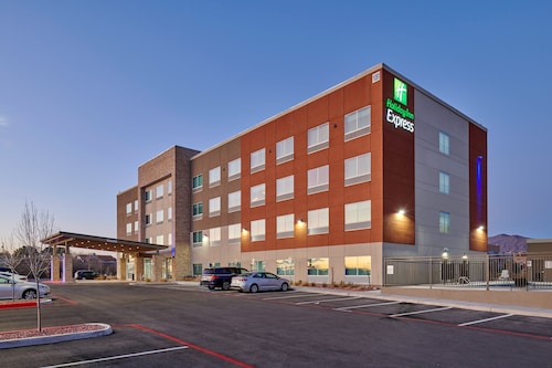 Holiday Inn Express & Suites El Paso - Sunland Park Area by IHG