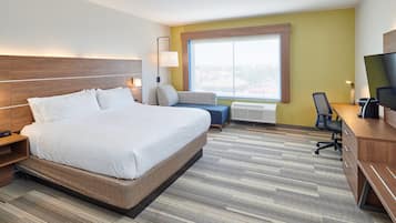 Hypo-allergenic bedding, in-room safe, desk, blackout drapes