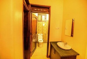 Towels, toilet paper - Kampala Suburbs Apartment 3 (kampala)