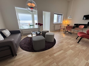 Apartamento Grand, 1 cama de matrimonio grande | Ropa de cama de alta calidad y decoración individual