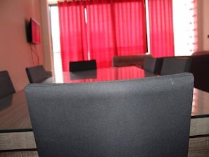 Apartemen, 4 kamar tidur | Makan di kamar
