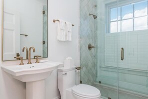 Unclassified image, 2 of 57, button - Battery Carriage House Inn (Charleston)