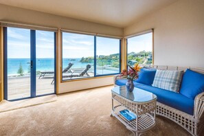 TV - Palm Beach Lodge (Palm Beach)