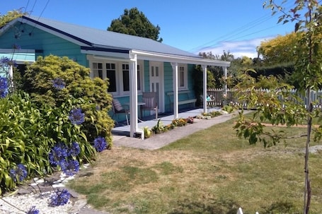 Exterior. Walk to the wharf and village