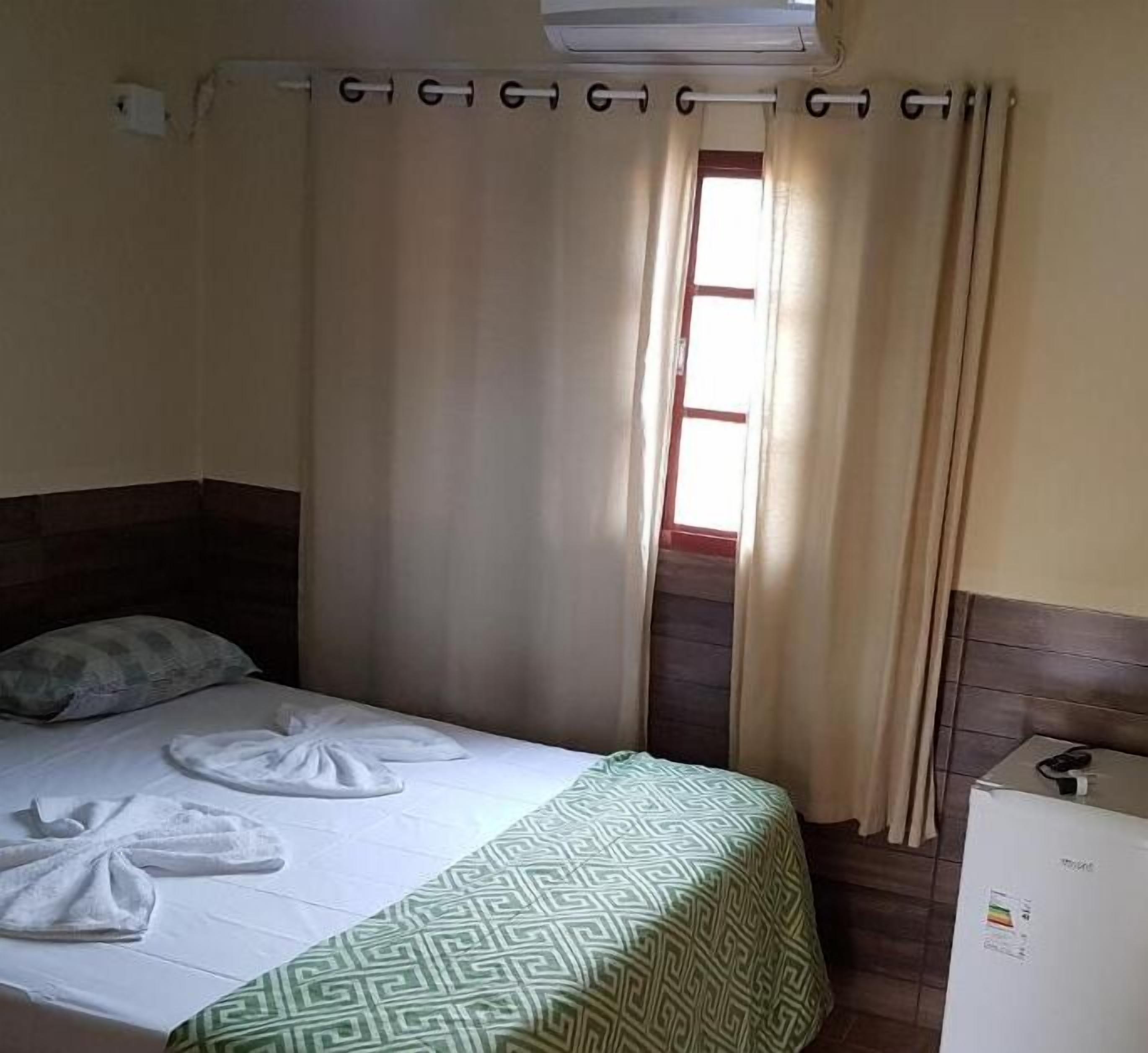 Minibar, blackout drapes, free WiFi, bed sheets