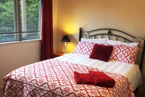 Cosy and comfortable Main Bedroom