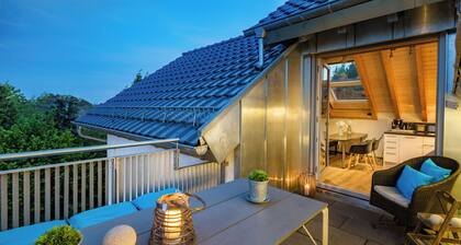 Luxury design loft for 6-8 people - balcony/garden (3 bedrooms + 3 bathrooms)
