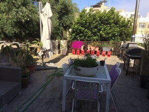 Outdoor dining - Waterfront Luxury Hosting (Il-Marsa)