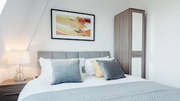 Apartment | 1 bedroom, premium bedding, individually furnished, iron/ironing board