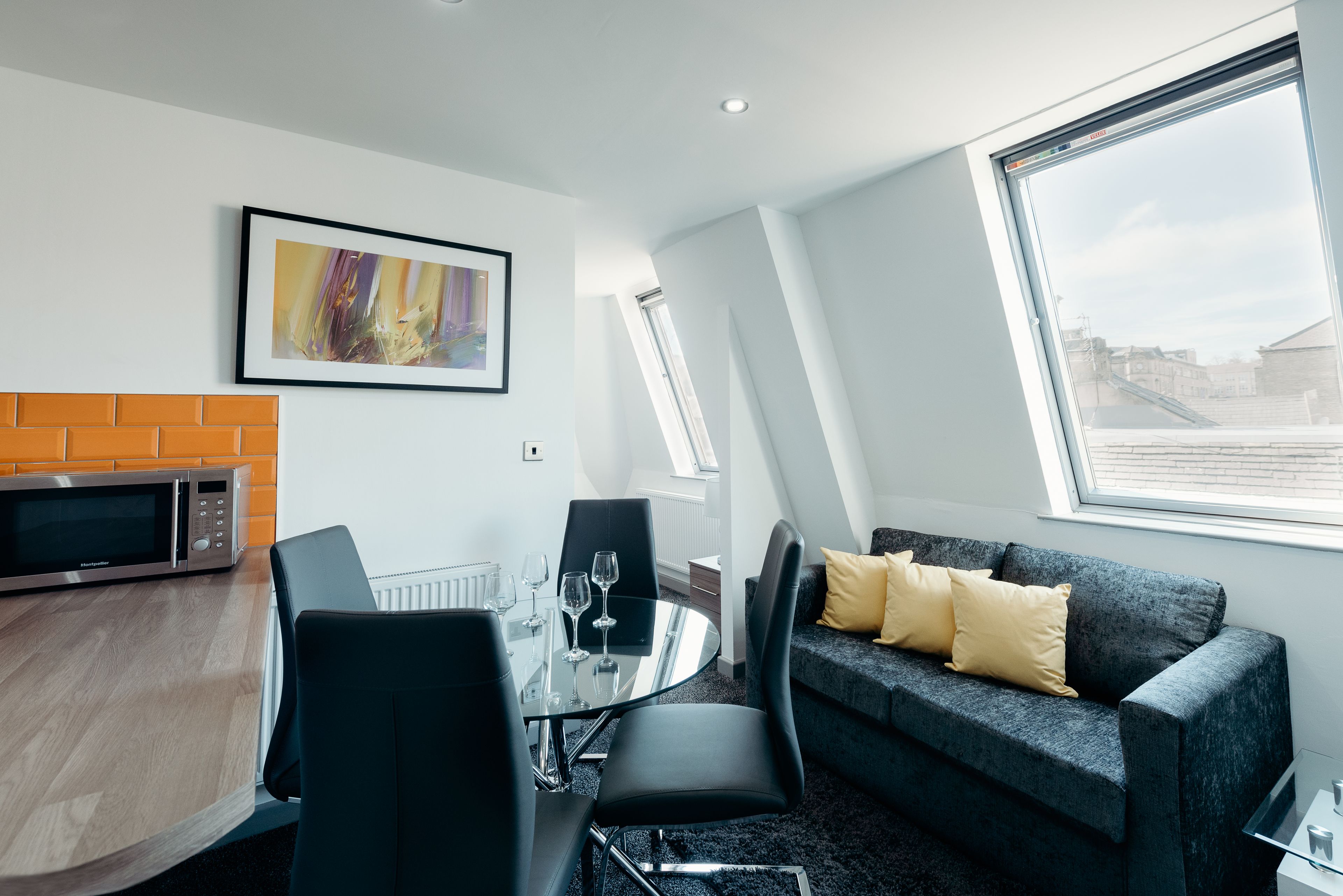 Apartment | Living area | Flat-screen TV, Netflix
