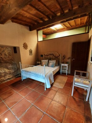 3 bedrooms, iron/ironing board, travel crib, WiFi - Nice independent contryhouse in a Natural Park (Aragosa)
